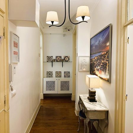 Estrela Charming Rooms By Host-Point Лиссабон Экстерьер фото