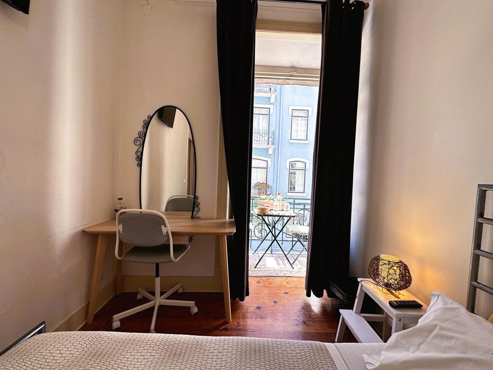 Estrela Charming Rooms By Host-Point Лиссабон Экстерьер фото